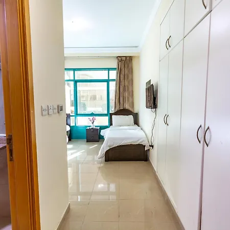 Masters And Double Rooms For Girls Only In Marina, Dubai Exterior photo