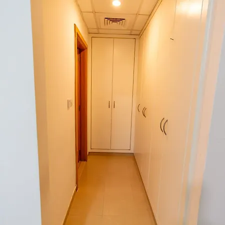 Masters And Double Rooms For Girls Only In Marina, Dubai Exterior photo