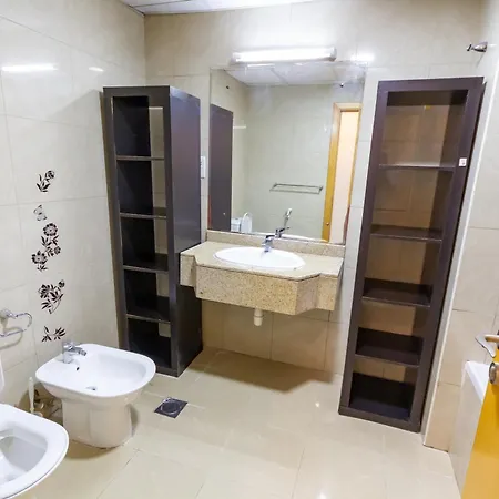 Masters And Double Rooms For Girls Only In Marina, Dubai Exterior photo