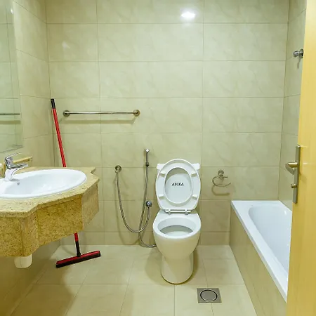 Masters And Double Rooms For Girls Only In Marina, Dubai Esterno foto