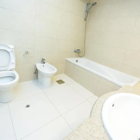 Masters And Double Rooms For Girls Only In Marina, Dubai Esterno foto