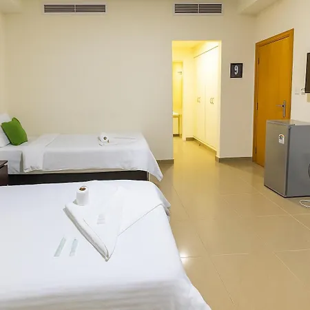 Masters And Double Rooms For Girls Only In Marina, Dubai Esterno foto