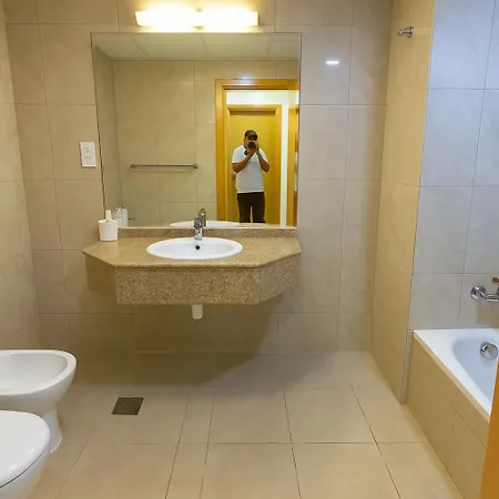 Masters And Double Rooms For Girls Only In Marina, Dubai Esterno foto