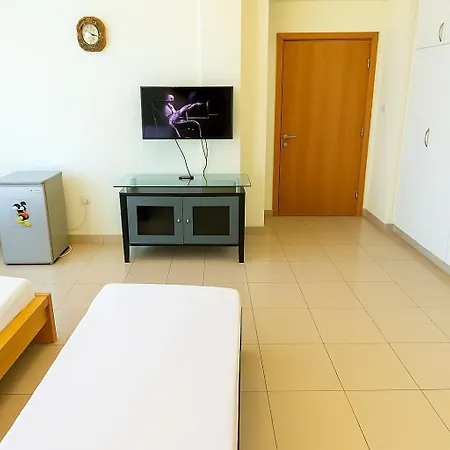 Masters And Double Rooms For Girls Only In Marina, Dubai Esterno foto