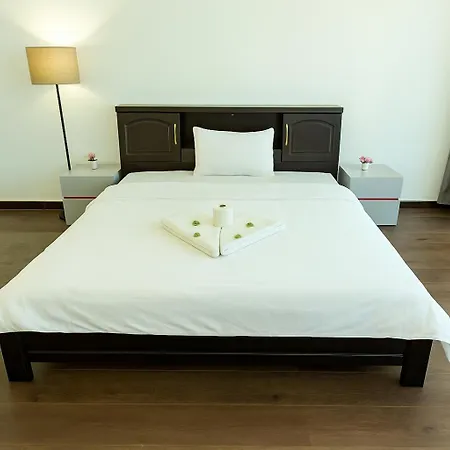 Masters And Double Rooms For Girls Only In Marina, Dubai Esterno foto