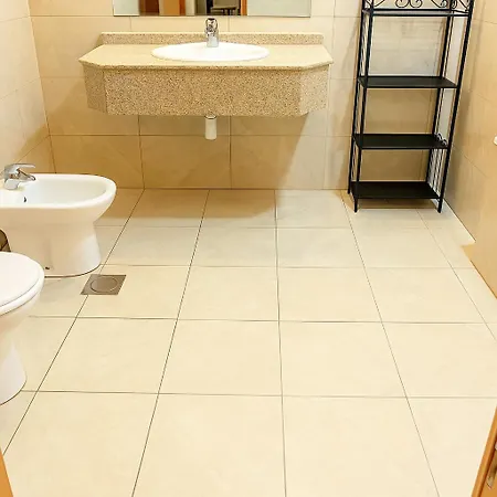 Masters And Double Rooms For Girls Only In Marina, Dubai Esterno foto