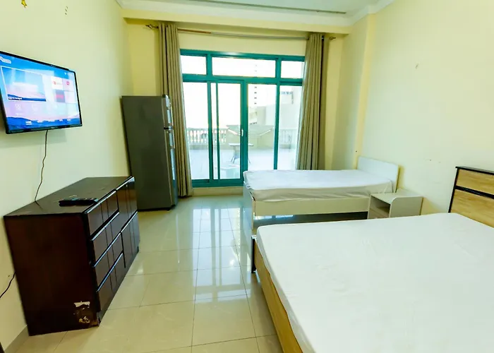 Masters And Double Rooms For Girls Only In Marina, Dubai