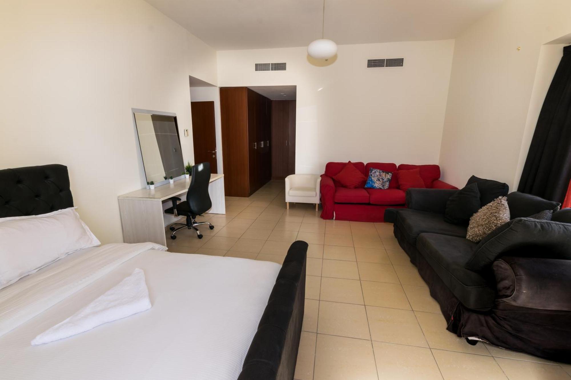 Apartment Masters And Double For Girls Only In Marina,
