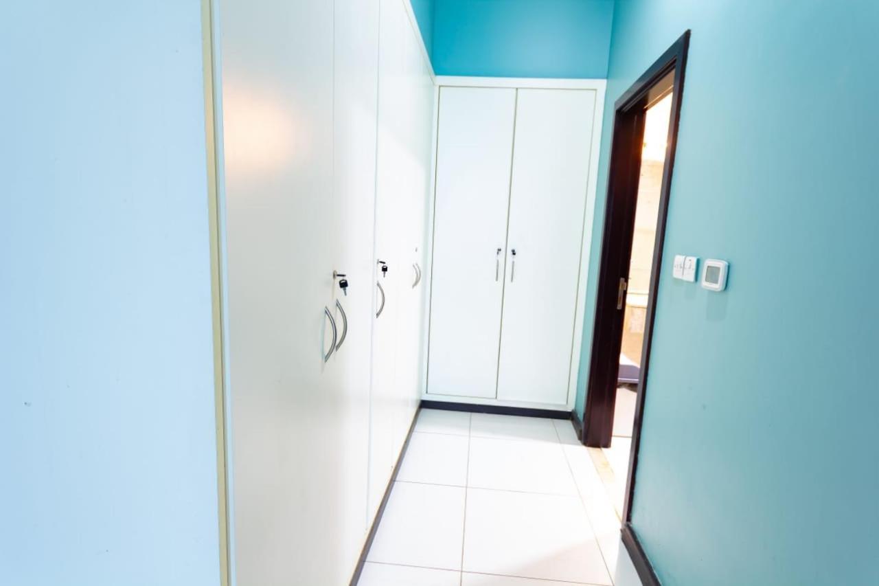 Masters And Double For Girls Only In Marina, Apartment