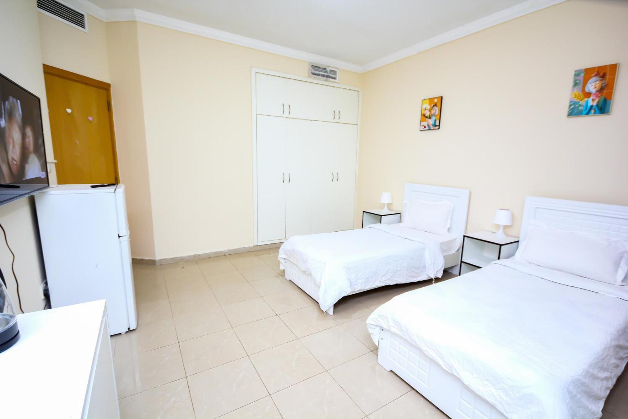 Apartment Masters And Double For Girls Only In Marina, Dubai