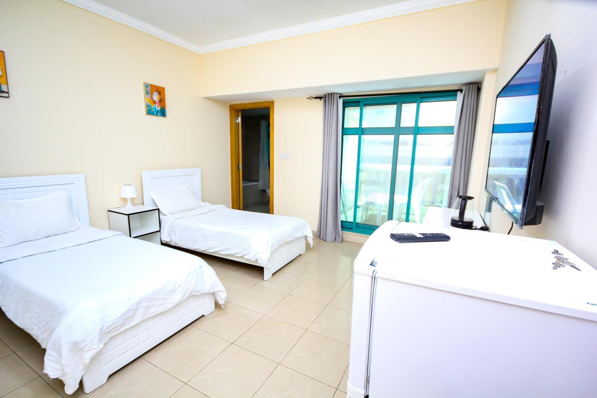 Apartment Masters And Double For Girls Only In Marina,