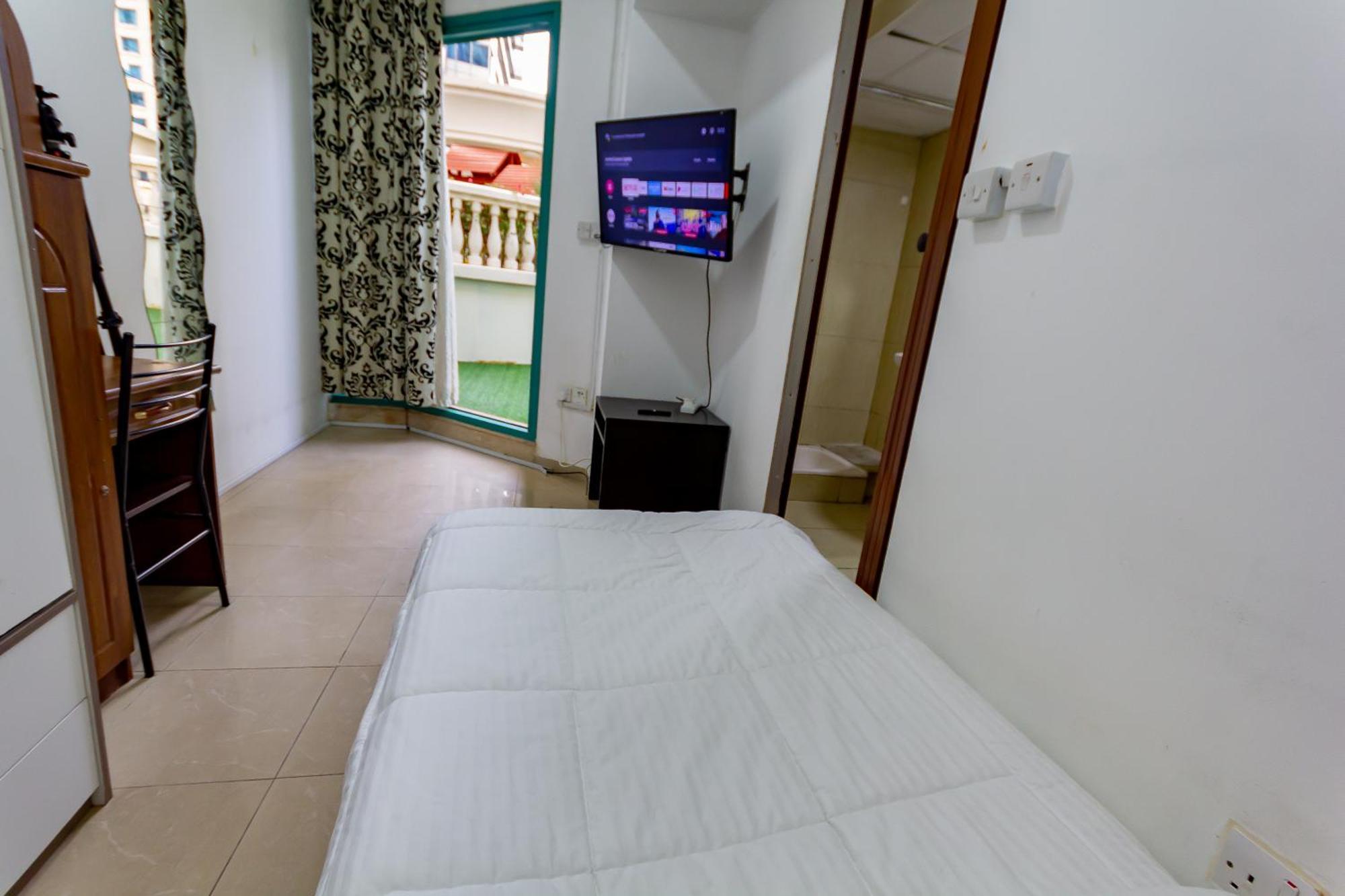 Masters And Double For Girls Only In Marina, Apartment *
