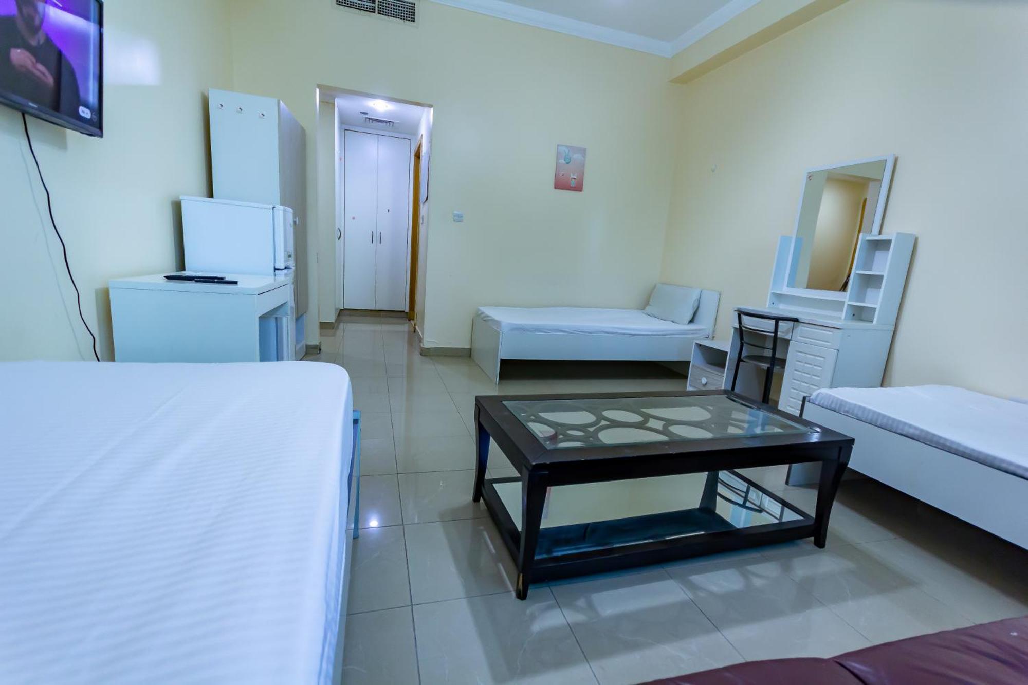 Apartment Masters And Double For Girls Only In Marina, *
