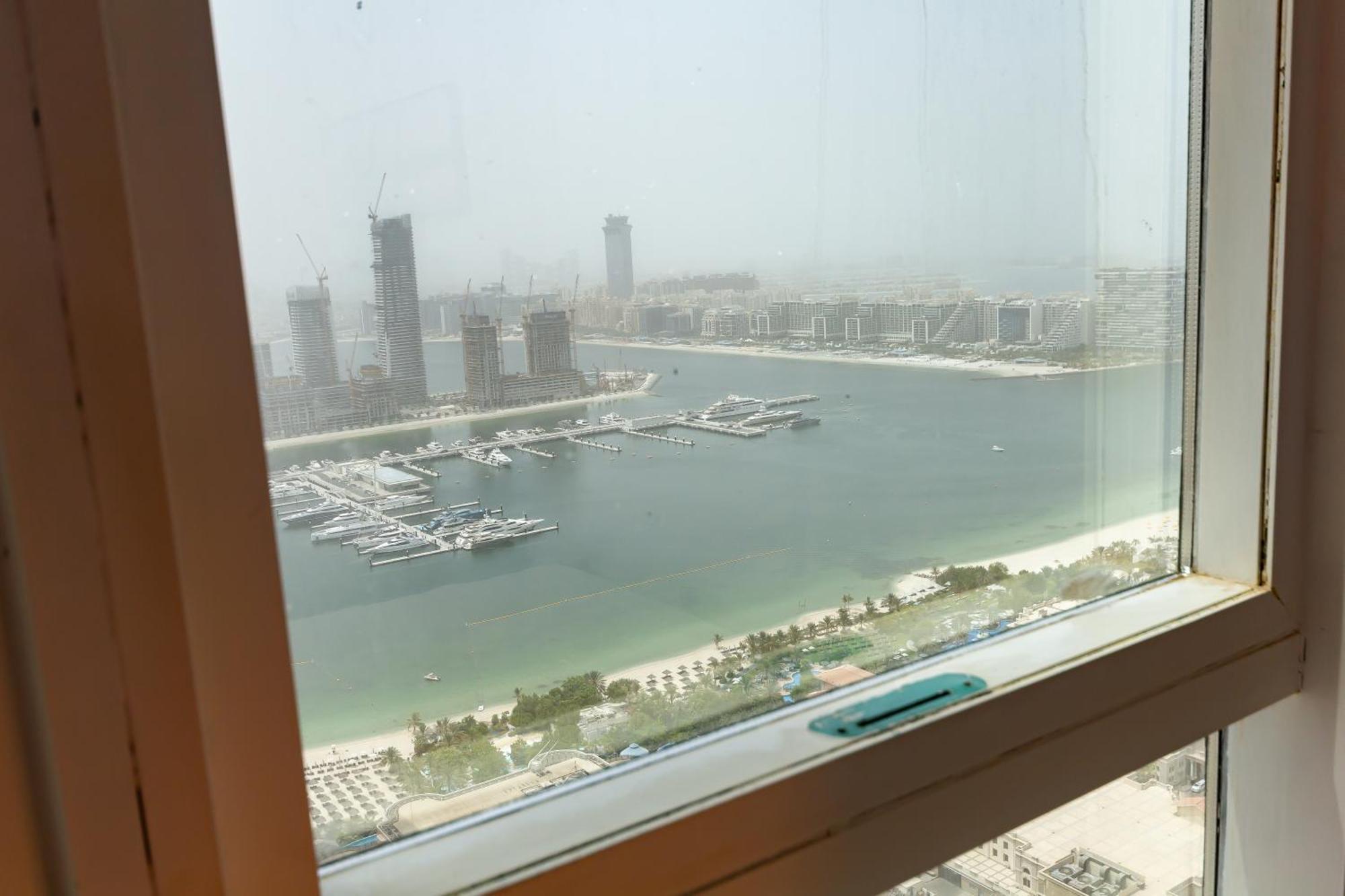 Masters And Double For Girls Only In Marina, Apartment
