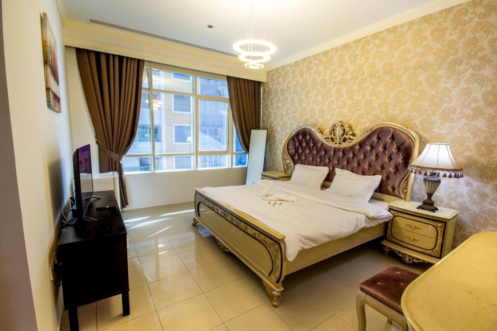 Apartment Masters And Double For Girls Only In Marina,