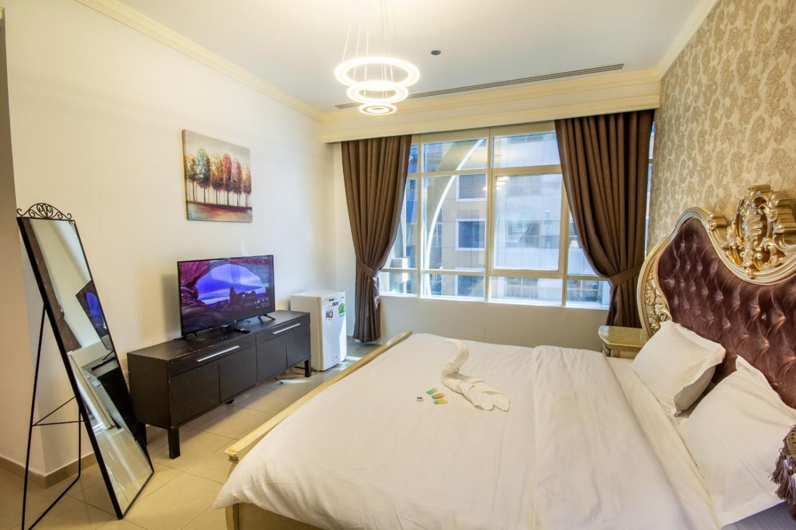 Apartment Masters And Double For Girls Only In Marina,