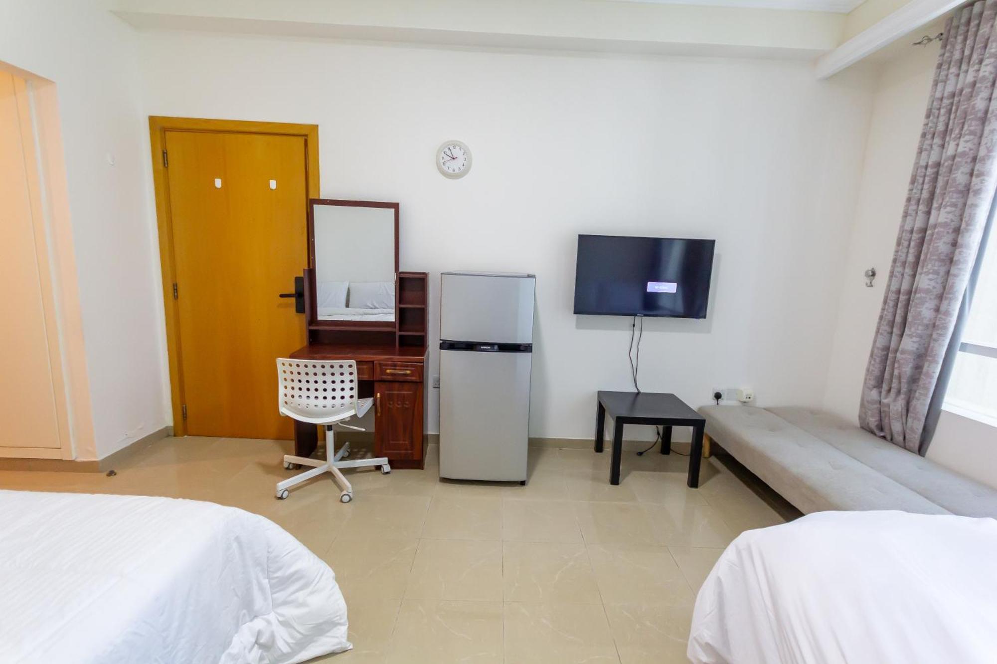 Apartment Masters And Double For Girls Only In Marina, Dubai