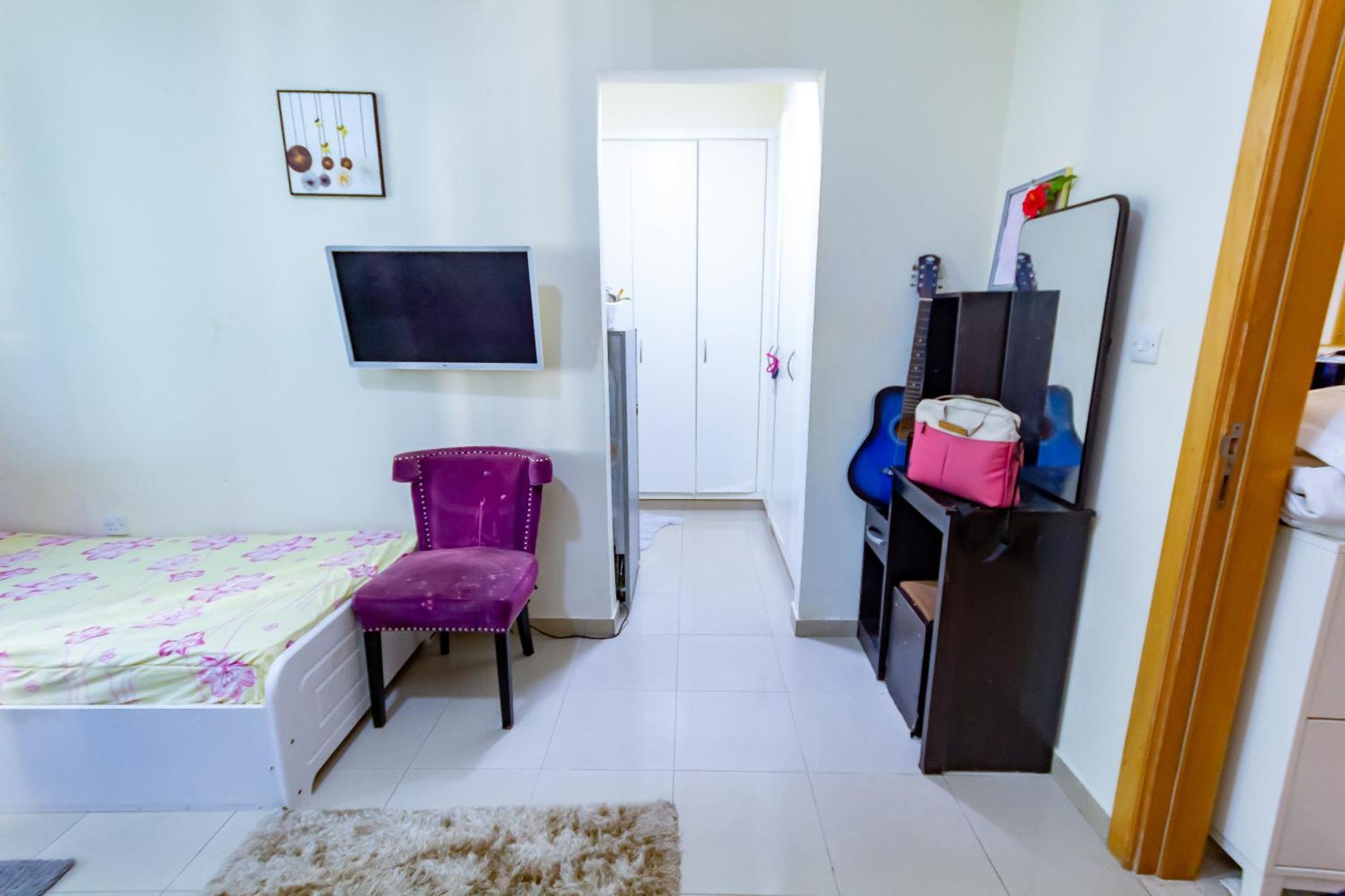 Apartment Masters And Double For Girls Only In Marina,