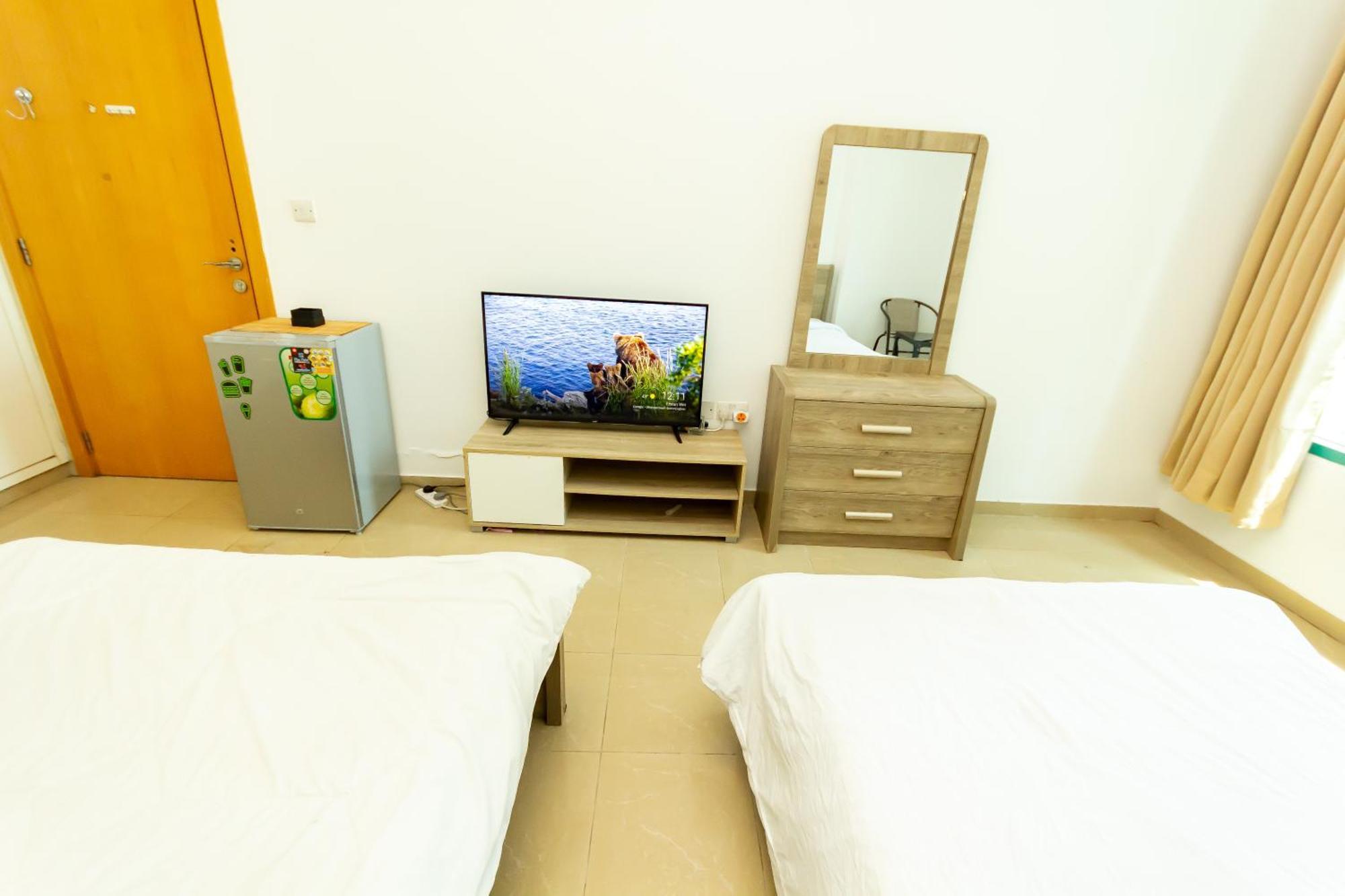 Masters And Double For Girls Only In Marina, Apartment *