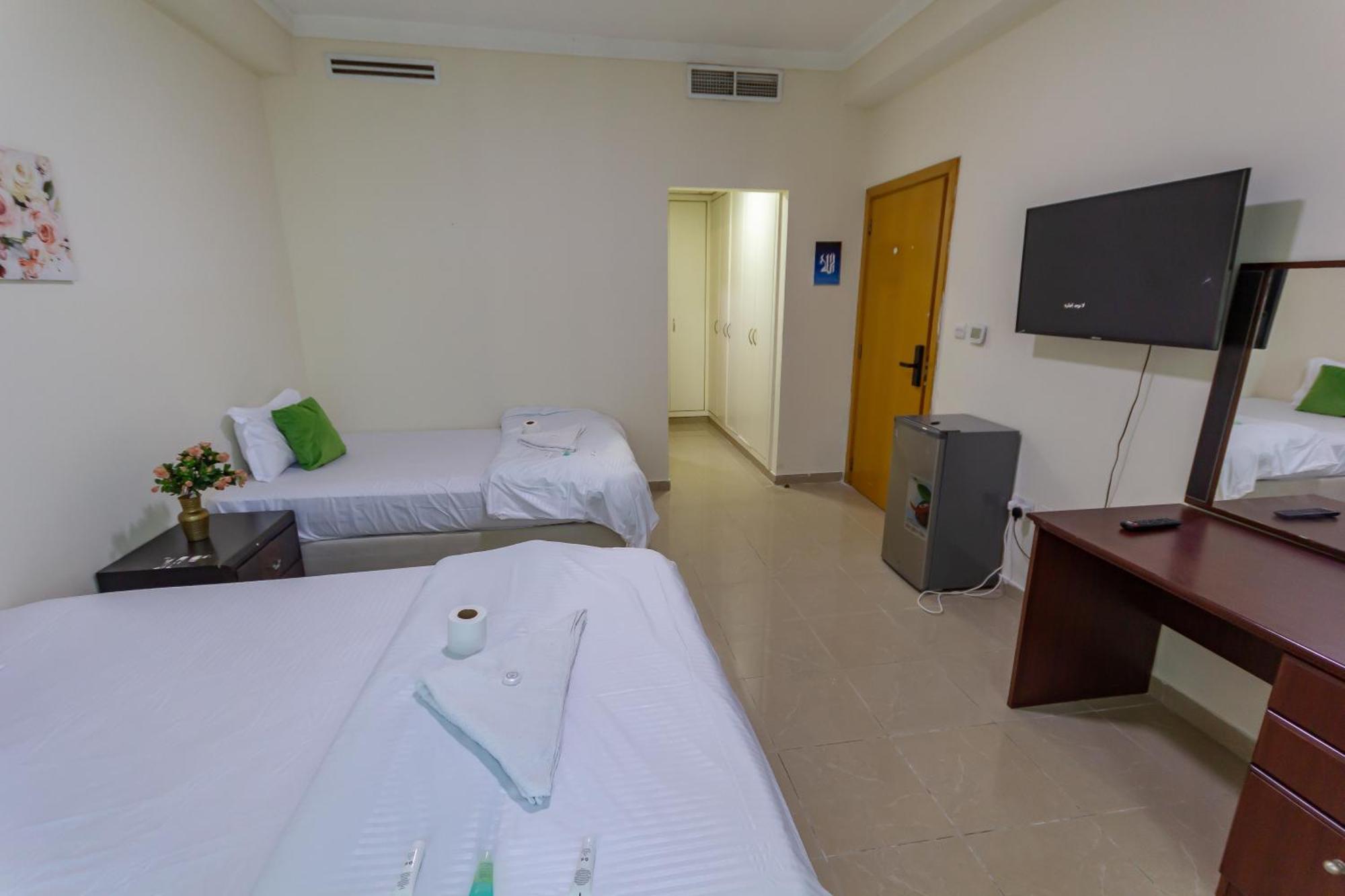 Apartment Masters And Double For Girls Only In Marina, Dubai
