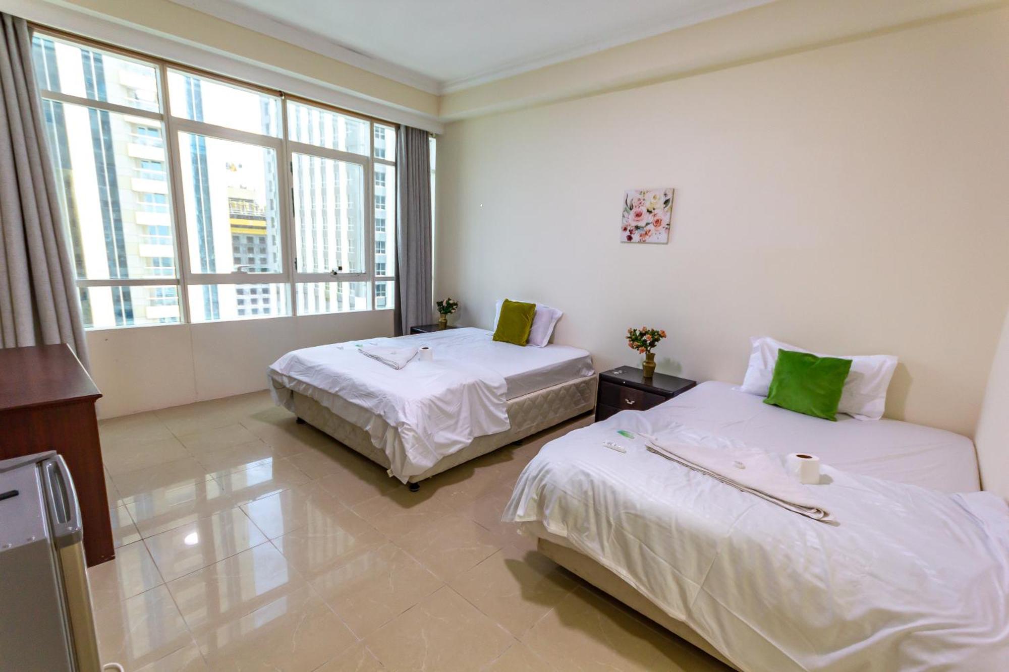 Masters And Double For Girls Only In Marina, Apartment