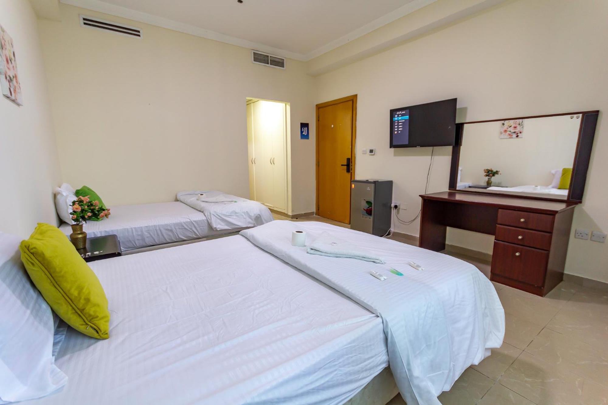 Apartment Masters And Double For Girls Only In Marina, *