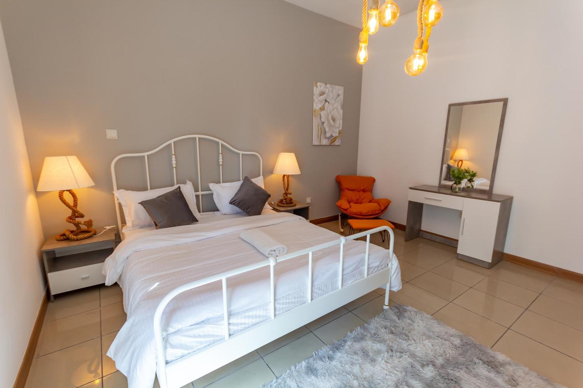 Masters And Double For Girls Only In Marina, Apartment *