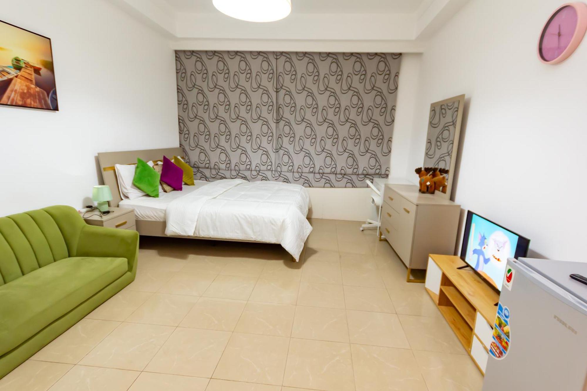 Masters And Double For Girls Only In Marina, Apartment