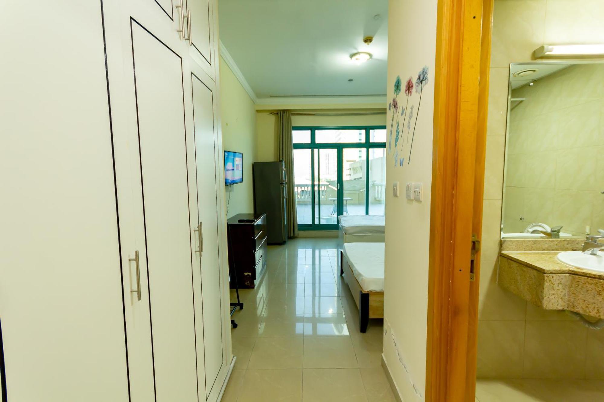 Masters And Double For Girls Only In Marina, Apartment *