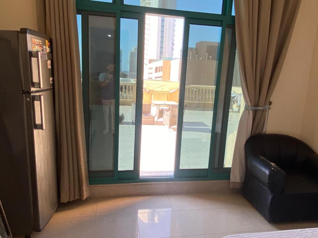 Apartment Masters And Double For Girls Only In Marina, Dubai