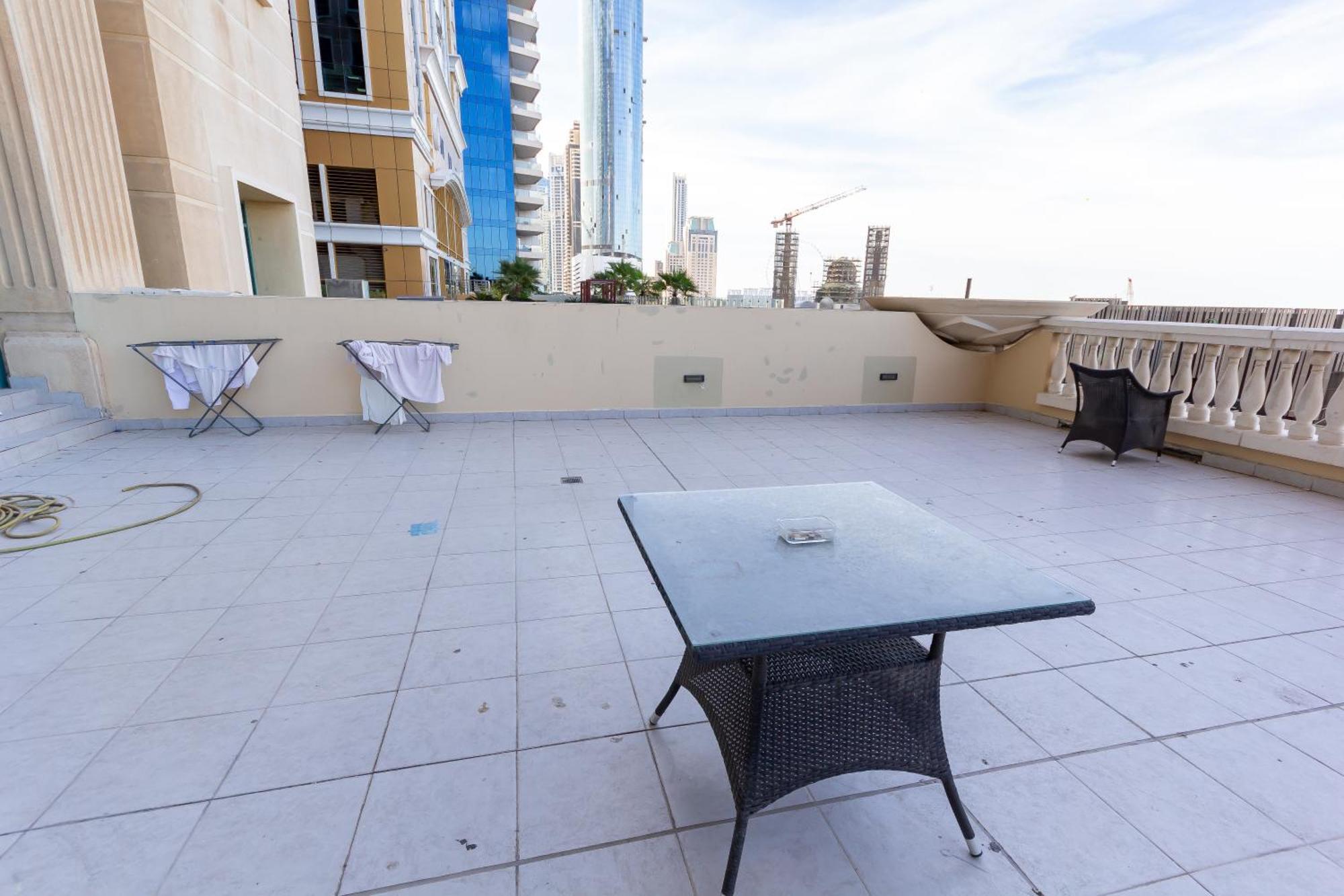 Masters And Double For Girls Only In Marina, Dubai